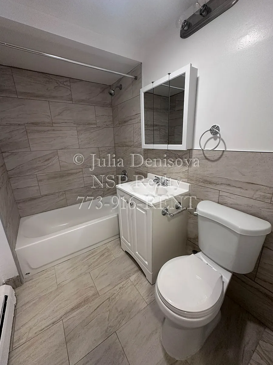 Building Photo - 1639 Oakwood Ave #101