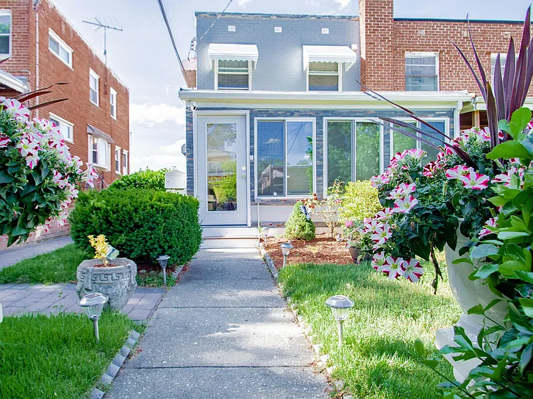 Hamilton St NE — Photo 46
