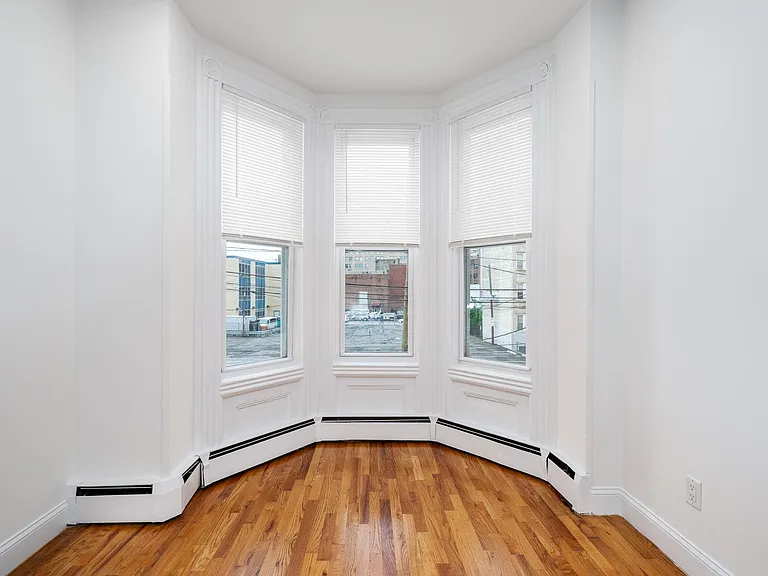 28 Jones St — Photo 19