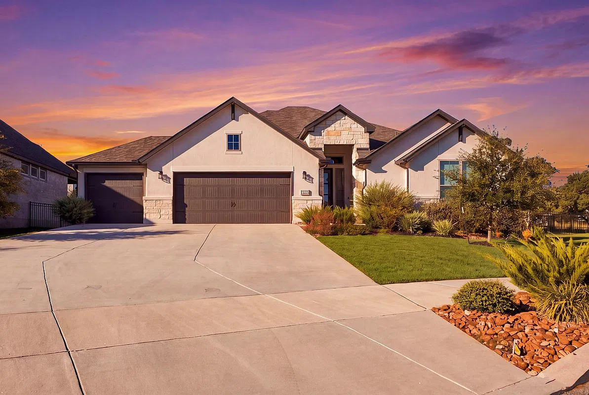 3 bed, 2.5 bath, 2132 sqft, $3,600 — Photo 1