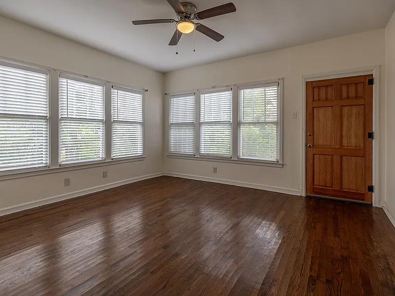 215 W Jessamine Ave — Photo 6
