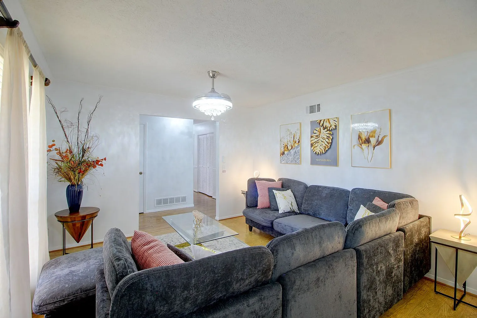 3 bed, 2.0 bath, 1819 sqft, $3,612 — Photo 4