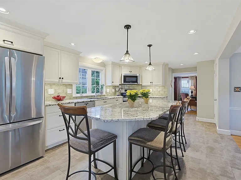 11 Hatfield Rd — Photo 5