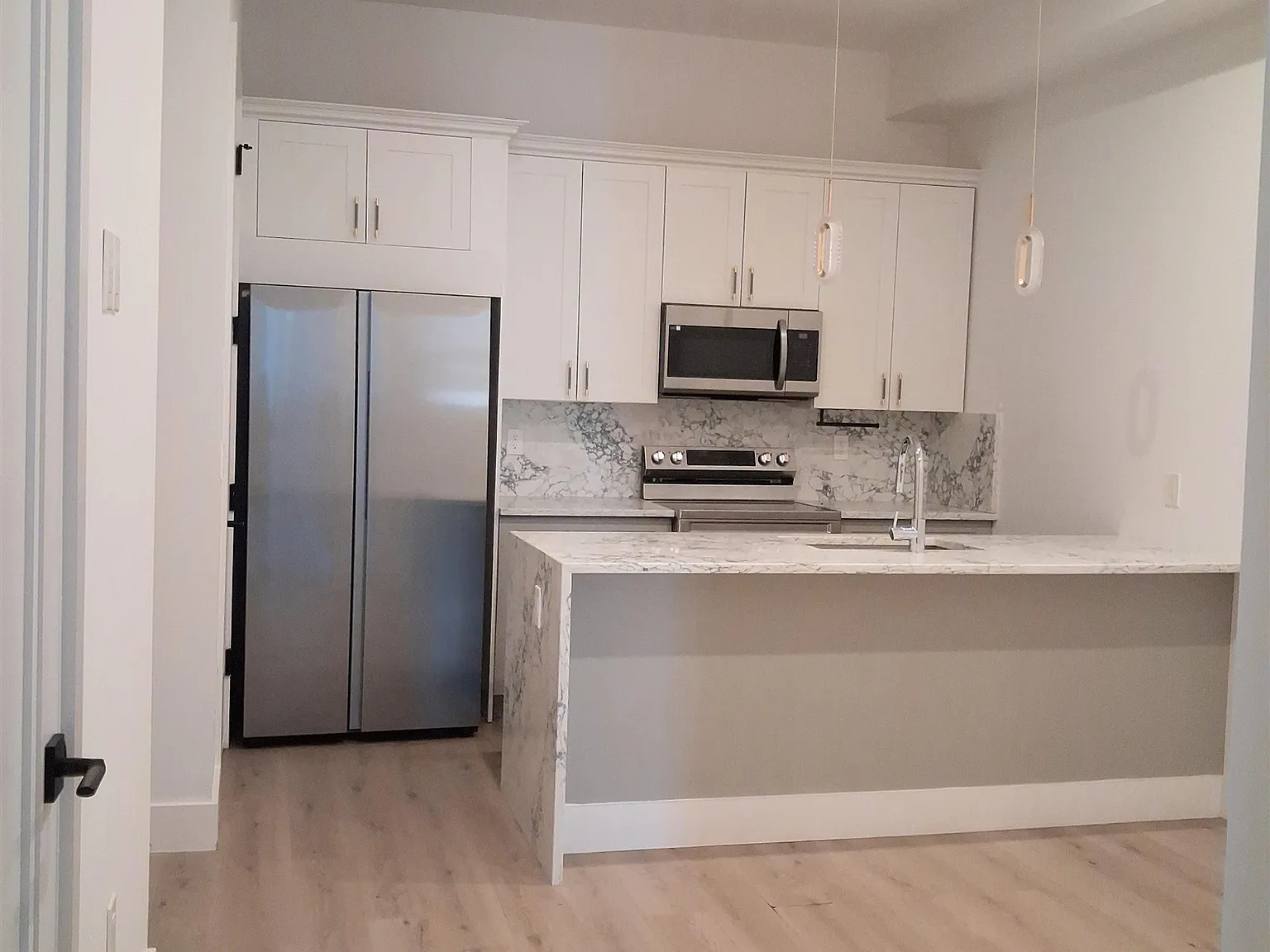 2 bed, 2.0 bath, $2,000 — Photo 2
