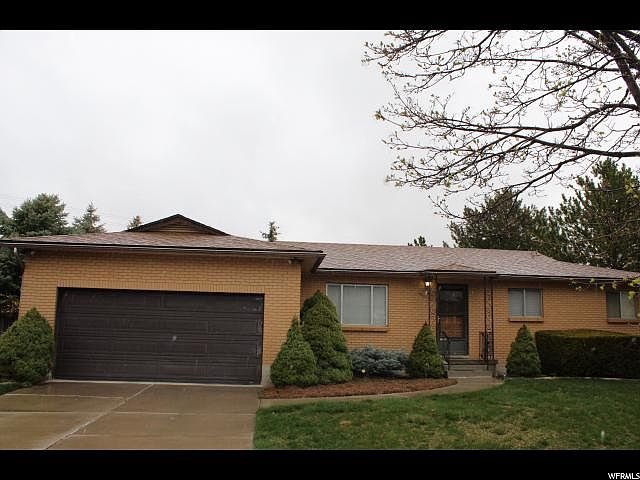 1st image of 916 W Walden Meadows Dr