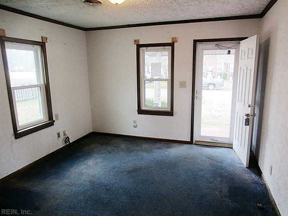 3rd image of 3914 Griffin St