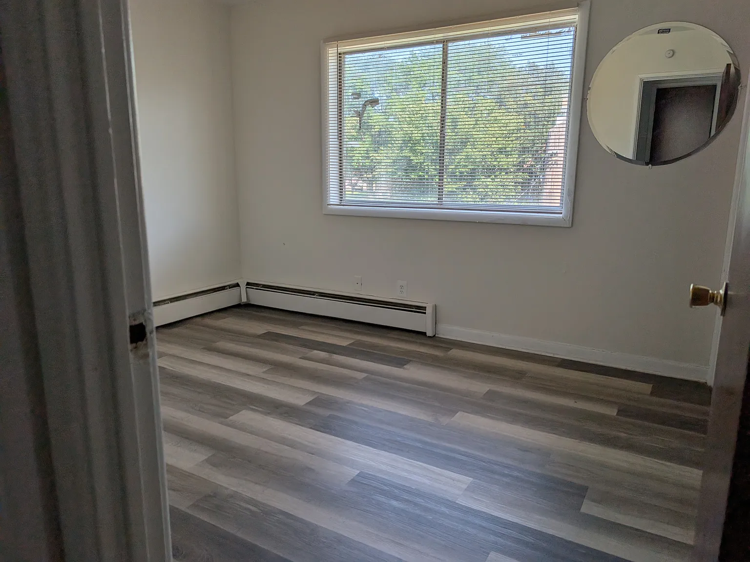 2 bed, 900 sqft, $1,500 — Photo 4