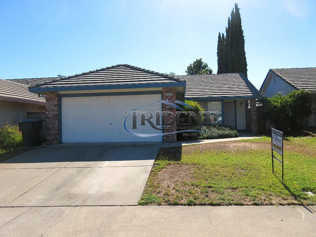 3 bed, 1367 sqft, $2,500 — Photo 1