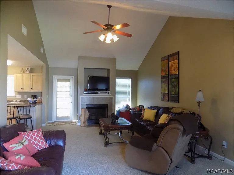 628 Vintage Way — Photo 2
