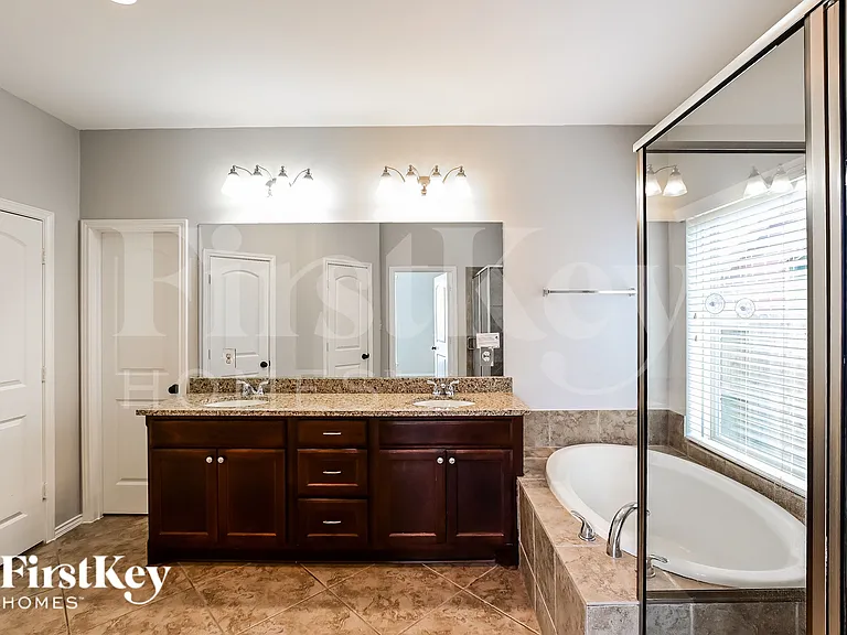 10402 Golden Hearth Ln — Photo 11