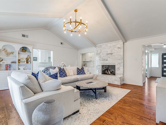 5th image of 4230 Royal Ridge Dr