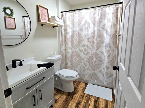 3rd image of 2717 Laurelwood Ln