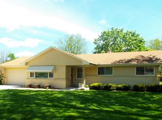 3680 Hollywood Ln, Brookfield, WI 53045