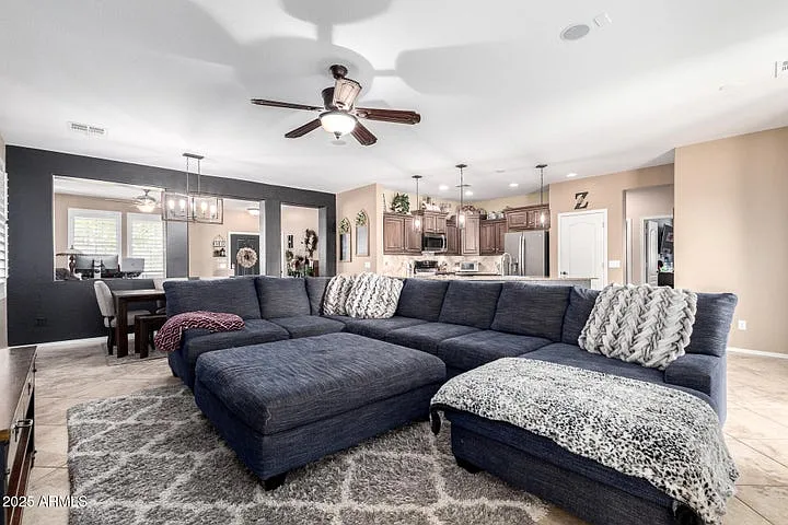 3 bed, 1742 sqft, $2,500 — Photo 4