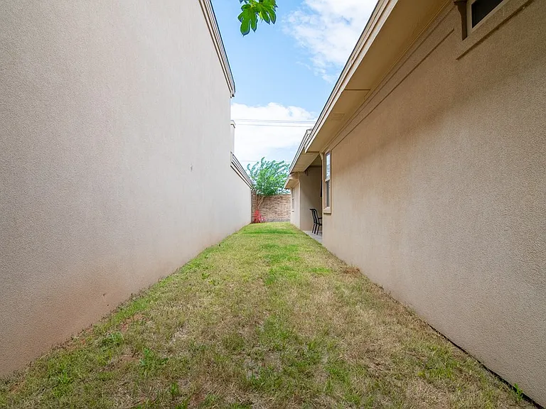 5329 Bella Pl — Photo 24