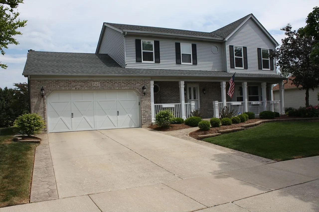 240 Millington Ln photo 1