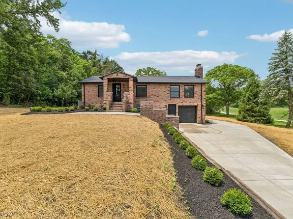 (undisclosed Address), Hinckley, OH 44233
