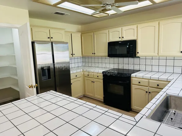 8552 N Meridian Ave, Fresno, CA 93720