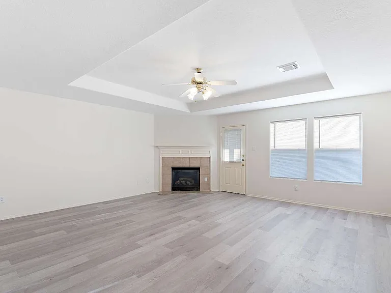 2923 Katybriar Ln — Photo 4