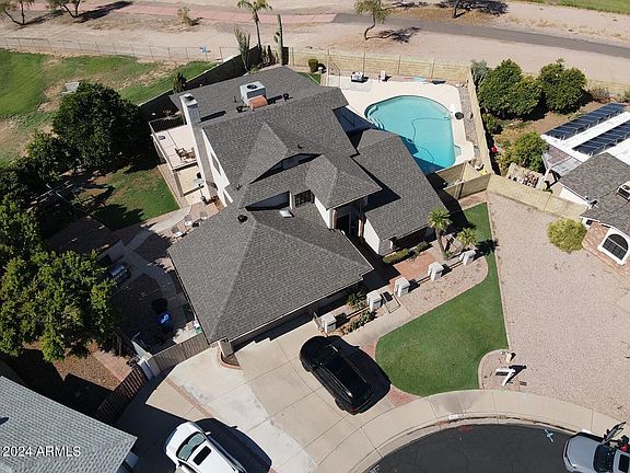 3rd image of 4847 E DALLAS Circle