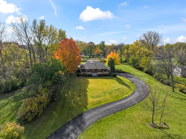 9510 Knolltop Rd, Union, IL 60180