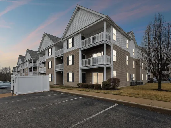 9751 Newham Dr #11D, Saint Louis, MO 63123