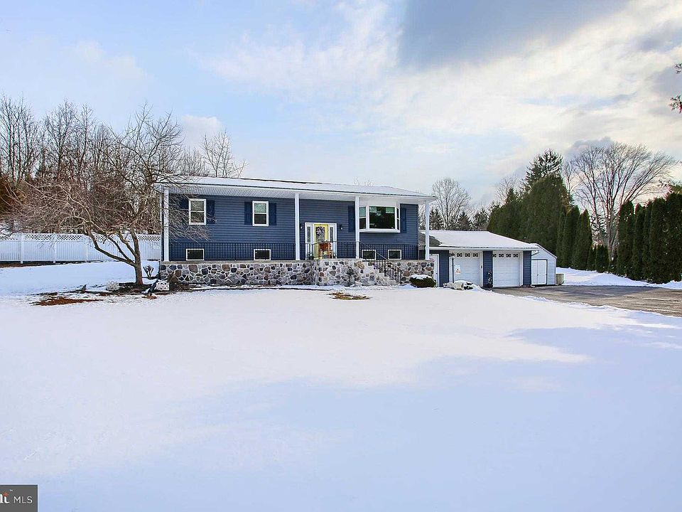 1st image of 11 Reed Dr