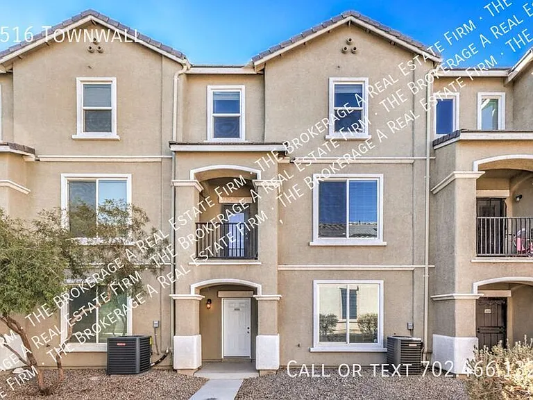 4516 Townwall — Photo 2
