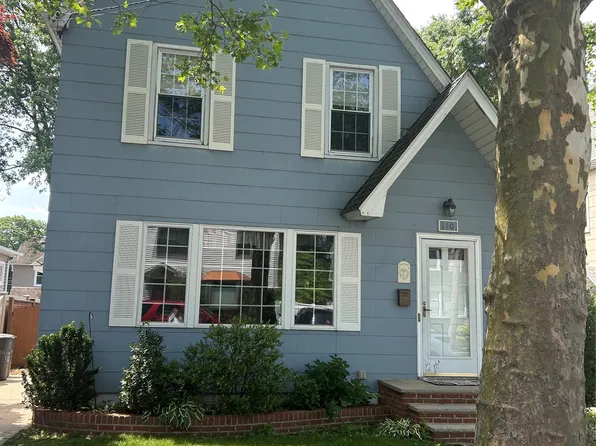 110 Yale Street, Williston Park, NY 11596