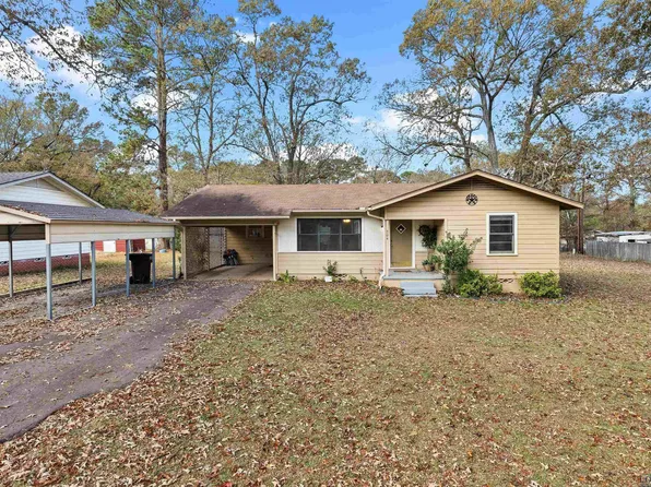 204 S Holly St, Ore City, TX 75683