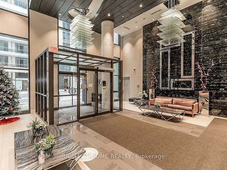 9201 Yonge St E #2213 — Photo 2