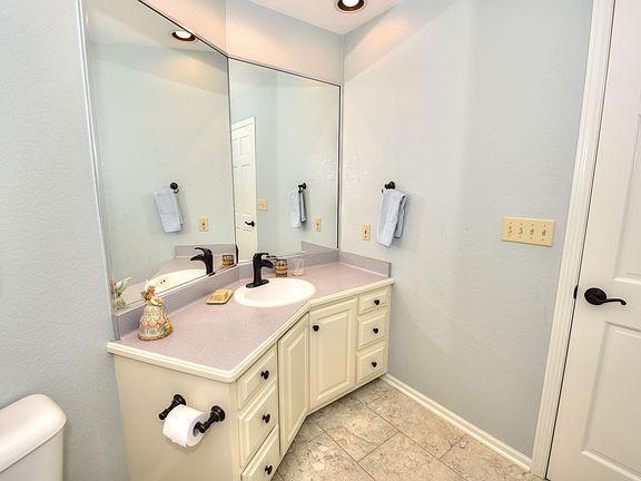 5th image of 840 Fox Tail Ln