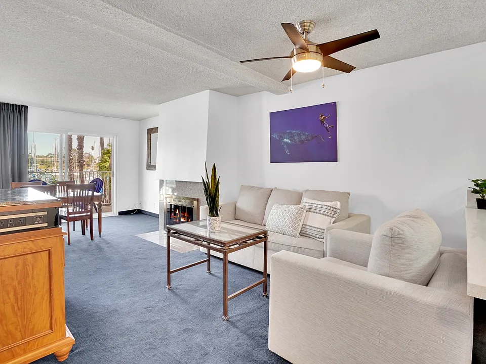 1 BRS livingroom