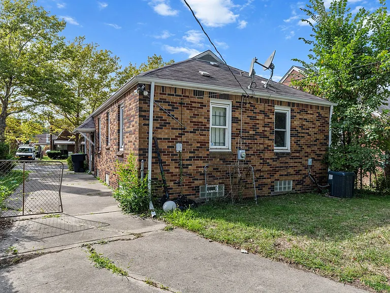 9022 Northlawn St — Photo 19