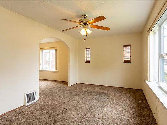 2nd image of 706 Avenue H