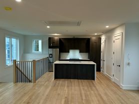 4243 N Damen Ave, Chicago, IL