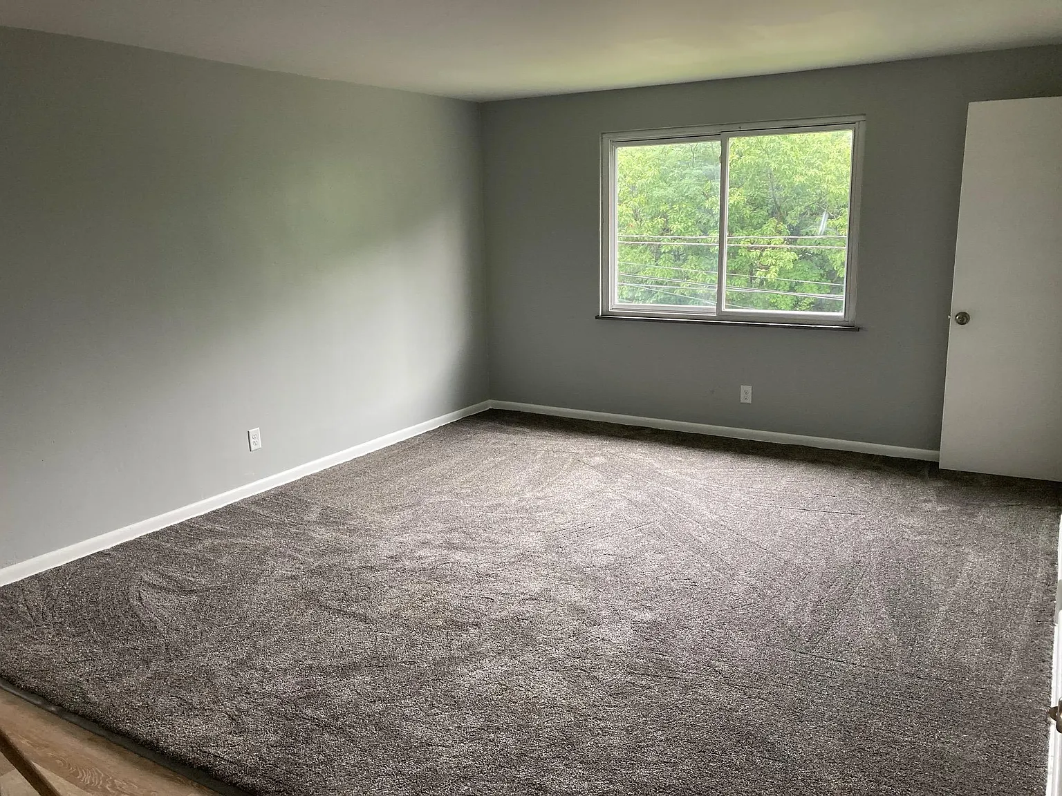 2 bed, $1,050 — Photo 4