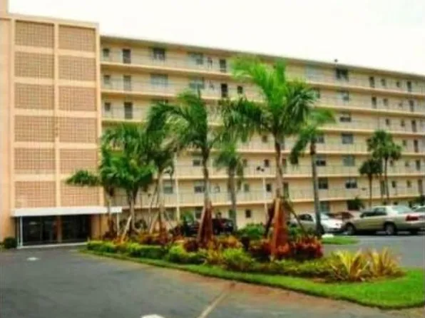 5700 NW 2nd Ave APT 310, Boca Raton, FL 33487