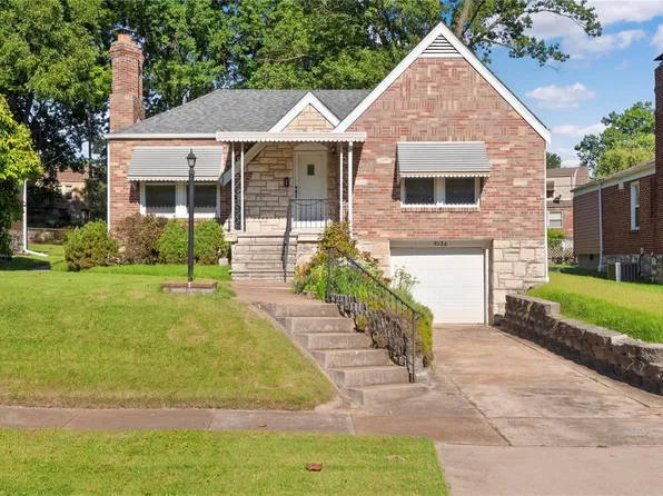 9126 Lucia Dr, Saint Louis, MO 63123
