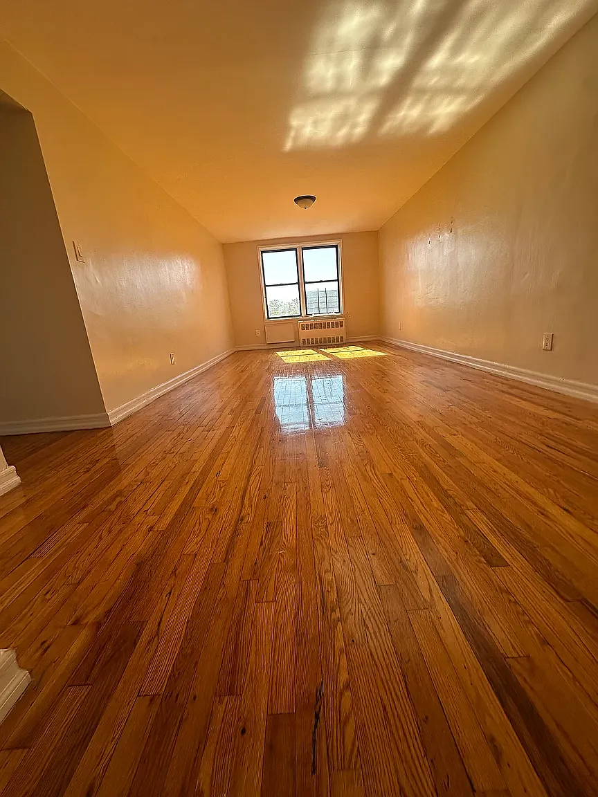 3413 Avenue H — Photo 1