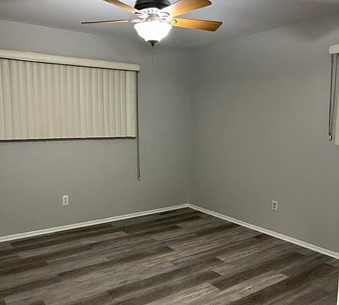 3rd image of 4830 Briarwood Ave #D5