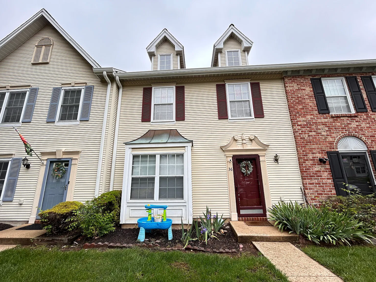 3 bed, 2.5 bath, 1760 sqft, $3,350 — Photo 1