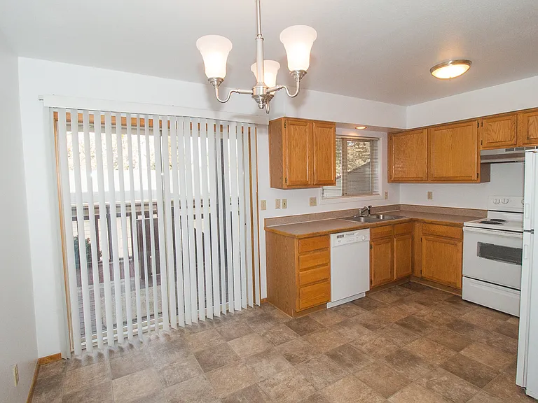 2528 NE Conners Ave — Photo 5