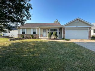 132 Christina Marie Dr, O'Fallon, MO