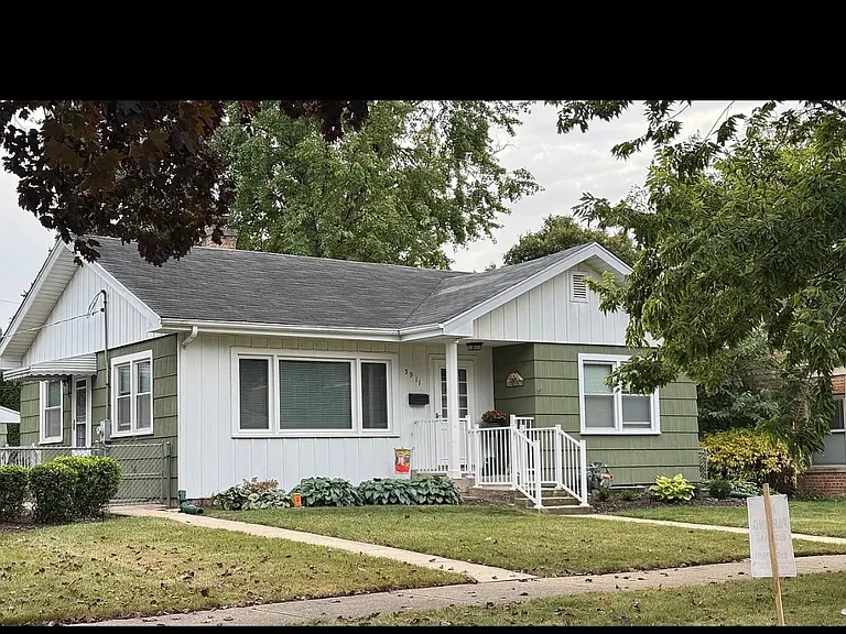 5911 Crain St — Photo 2