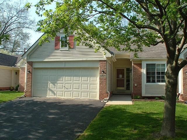 1st image of 37174 Amhurst Dr