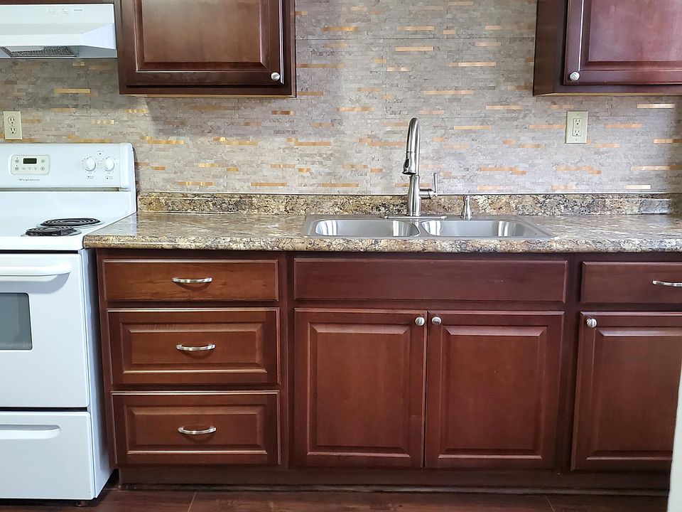 1st image of 239 W 21st St #3