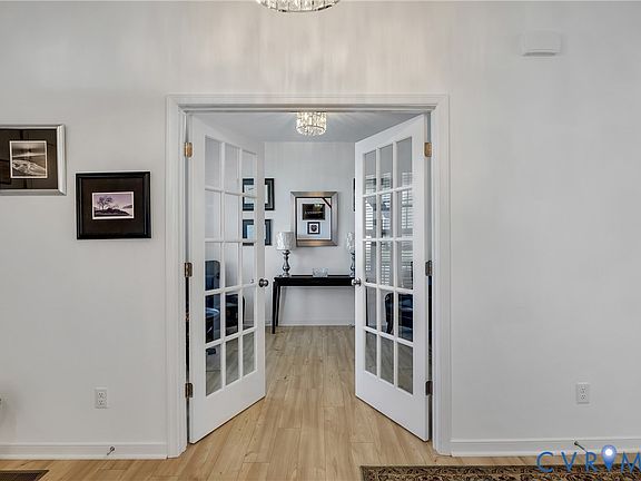 5th image of 9400 Kinnerton Dr