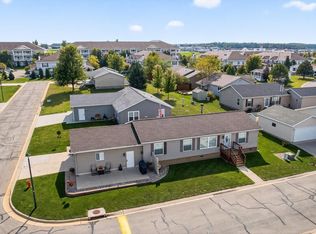 506 Peony St SE, Rochester, MN 55904