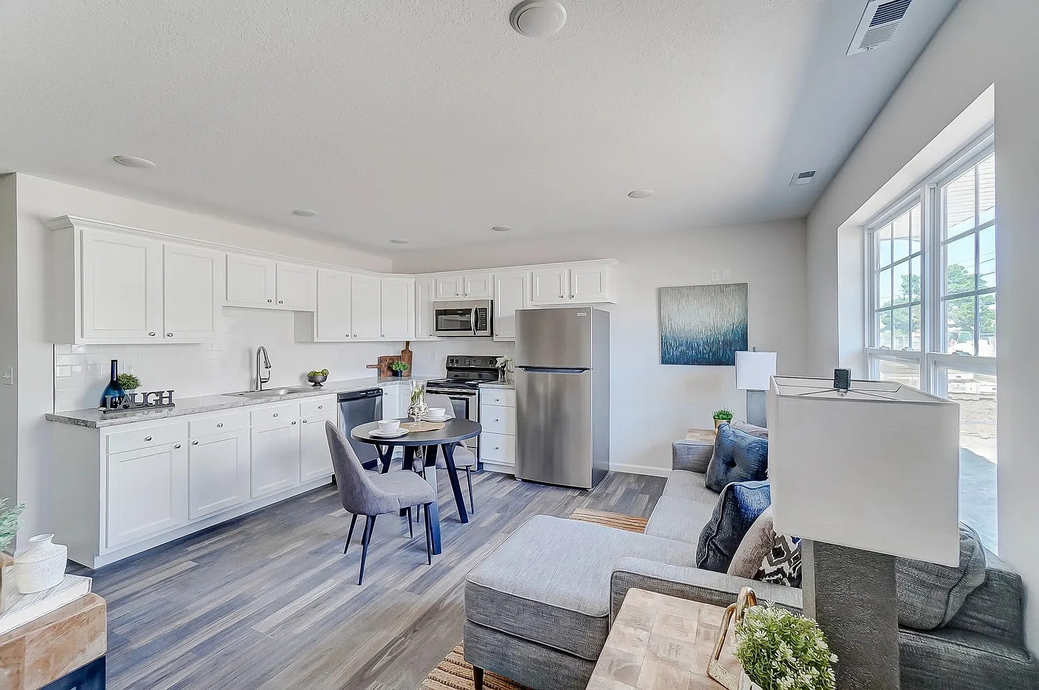 2 bed, 1.5 bath, $1,525 — Photo 2